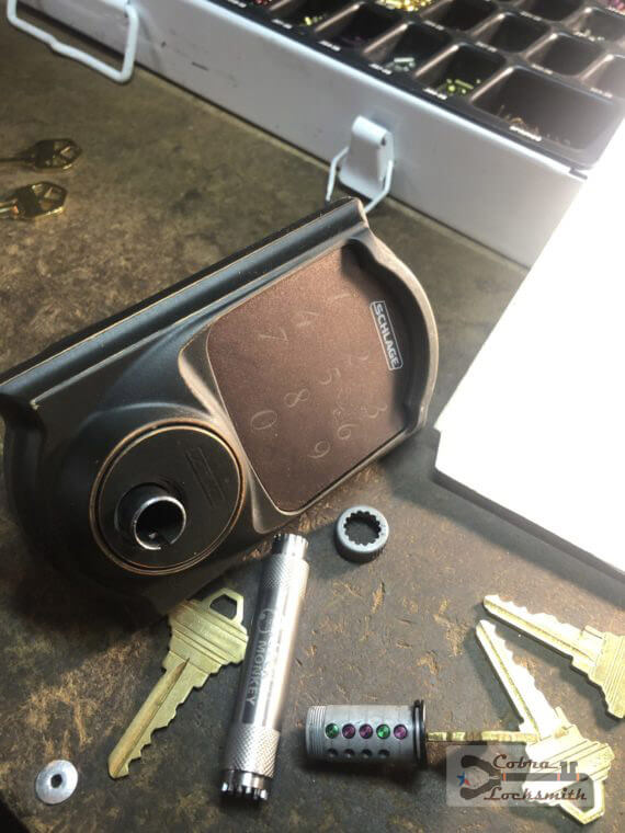 repair door lock